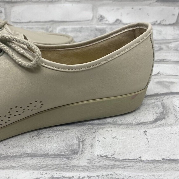 SAS Women's Oxford Walking Shoe (Bone) - Picture 7 of 10